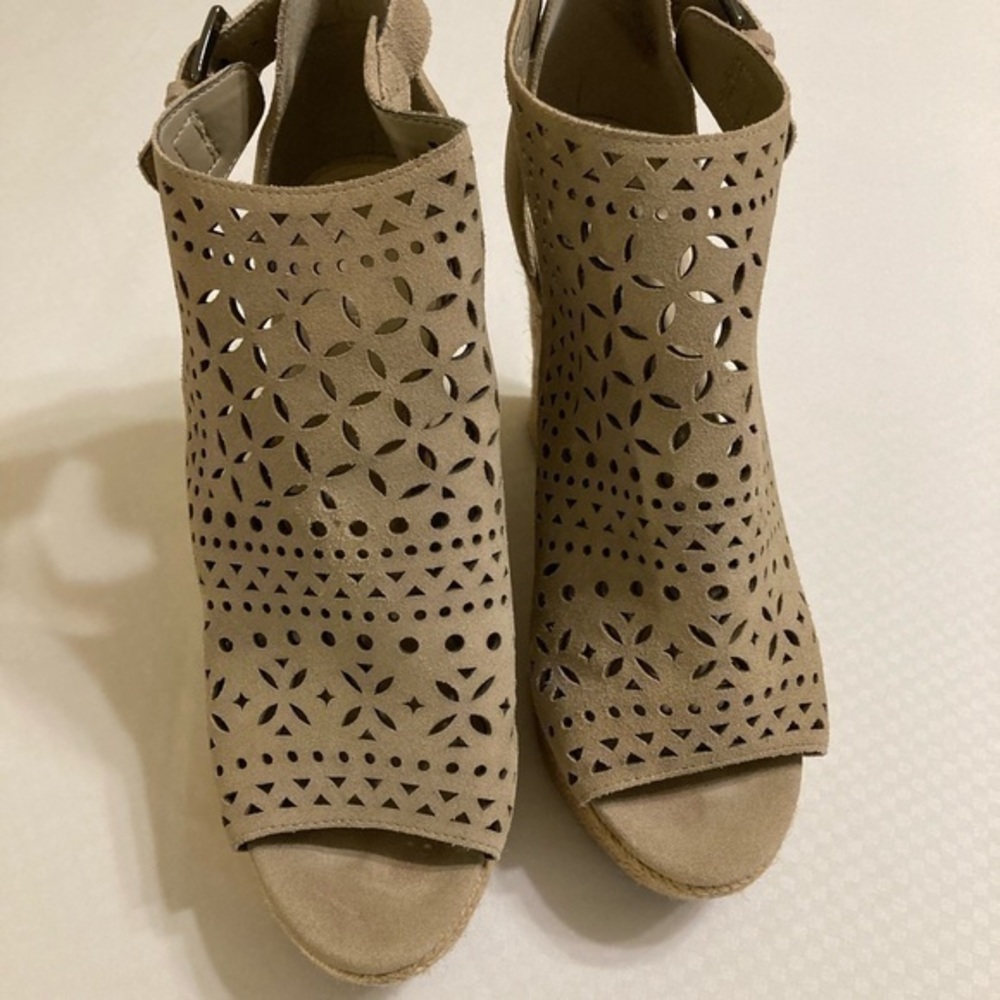 Marc Fisher Espadrille Wedges Size 9.5